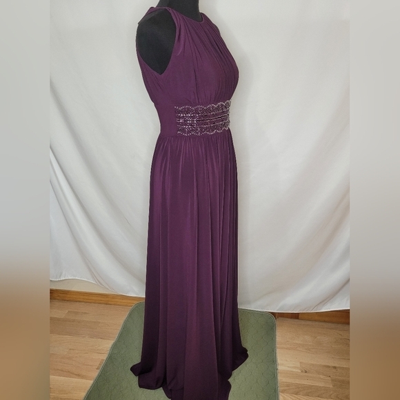 R&M Richards Beaded Waist Keyhole Neck Front Slit A-Line Formal Gown - Size 4 - Picture 7 of 16